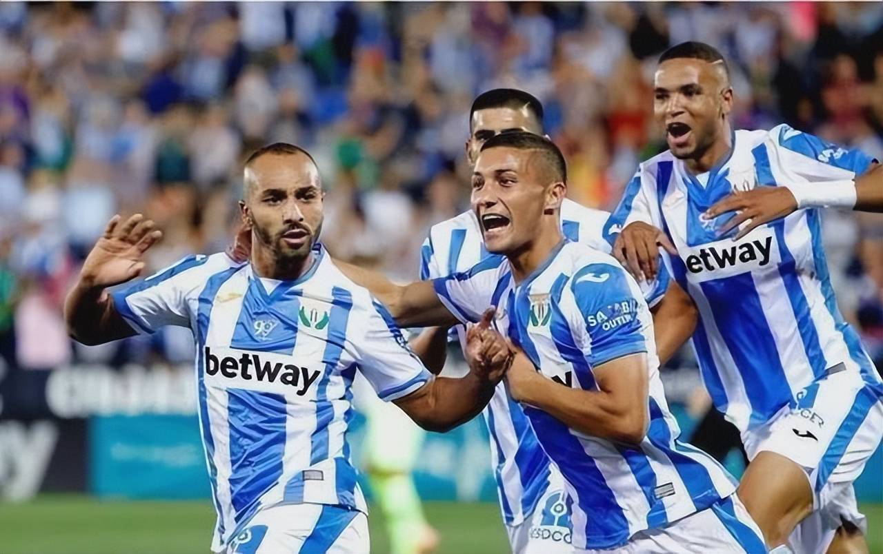 世俱杯2025-马赛客场不敌波尔图，提前告别小组赛