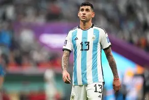 包含罗索纳里联赛杯赛双线作战，备受关注的词条