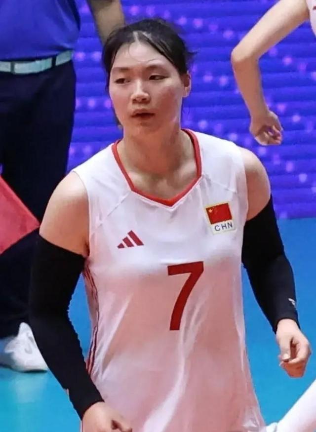 世俱杯分组-排球女子团体赛爆冷，新秀选手意外逆袭的简单介绍