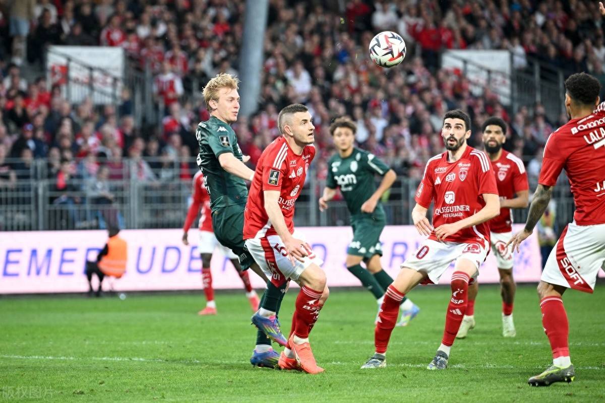 世俱杯直播-格拉纳达客场大胜，继续向欧冠资格冲刺