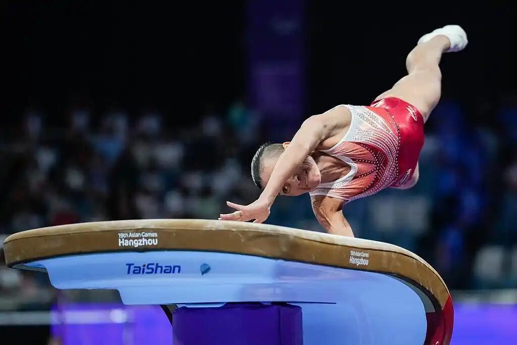 世俱杯官网-希腊选手在体操比赛中勇夺金牌