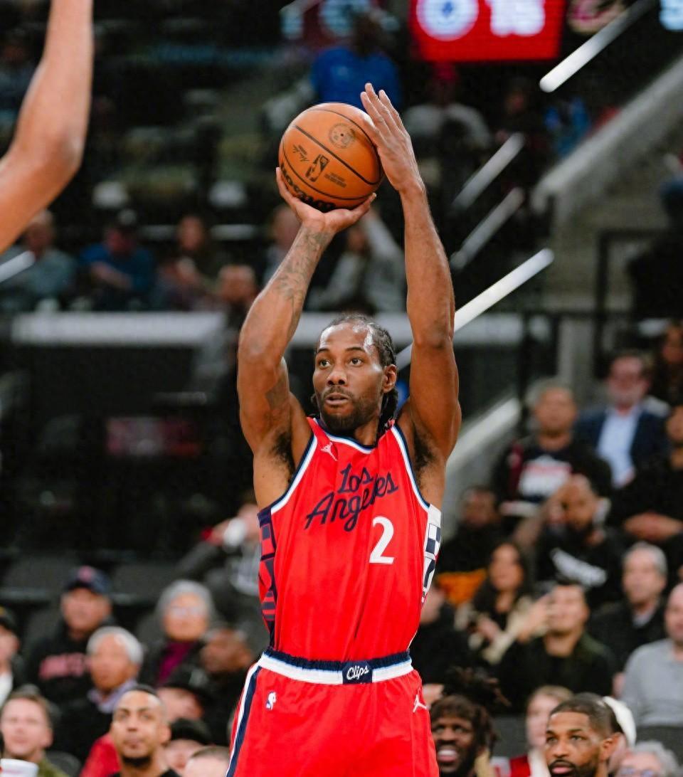 世俱杯分组-快船新援闪耀舞台，助球队继续领跑