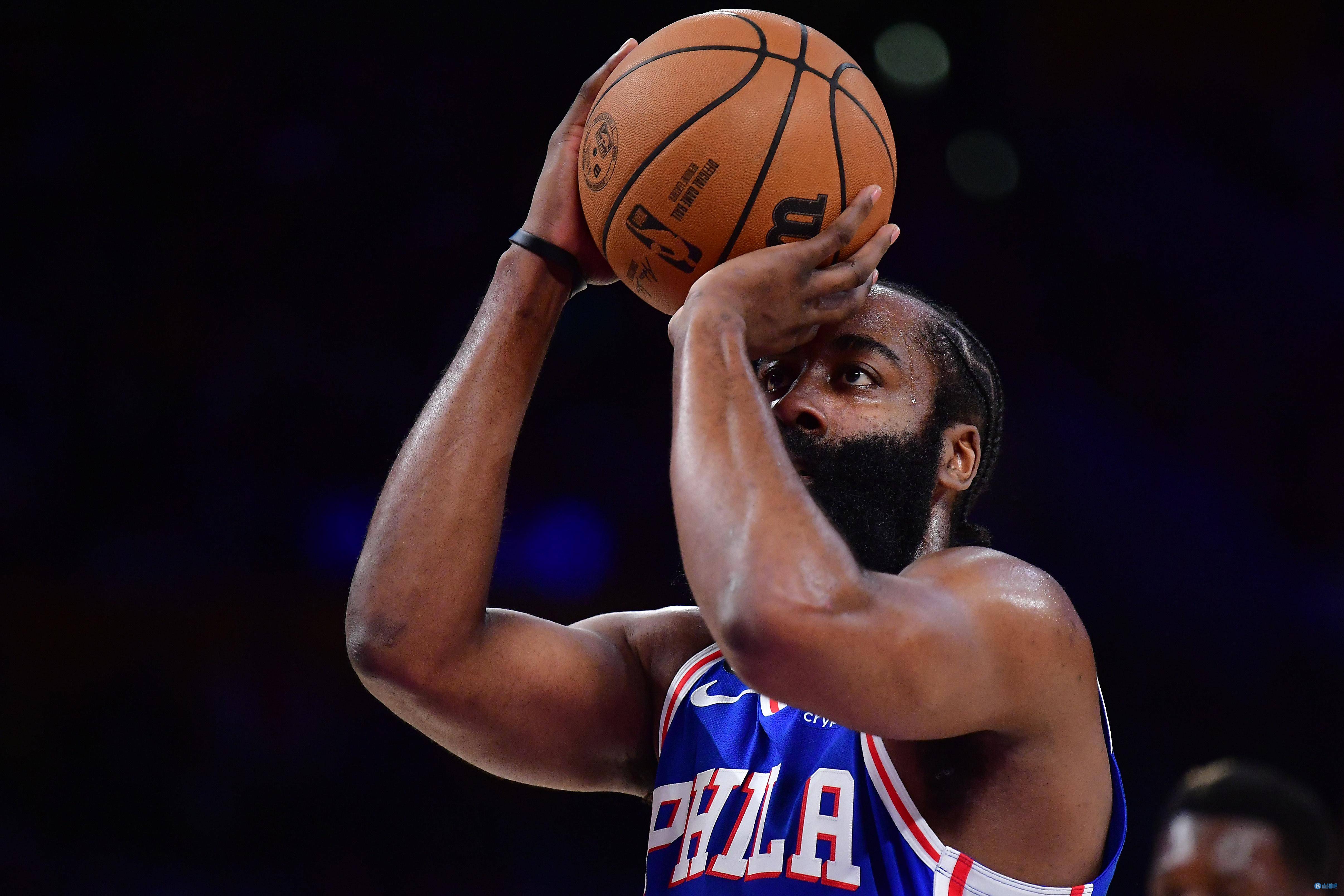 快船新援闪耀舞台，助球队继续领跑