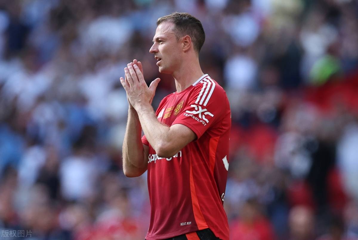 曼联边卫获得国家队首发机会，备战友谊赛