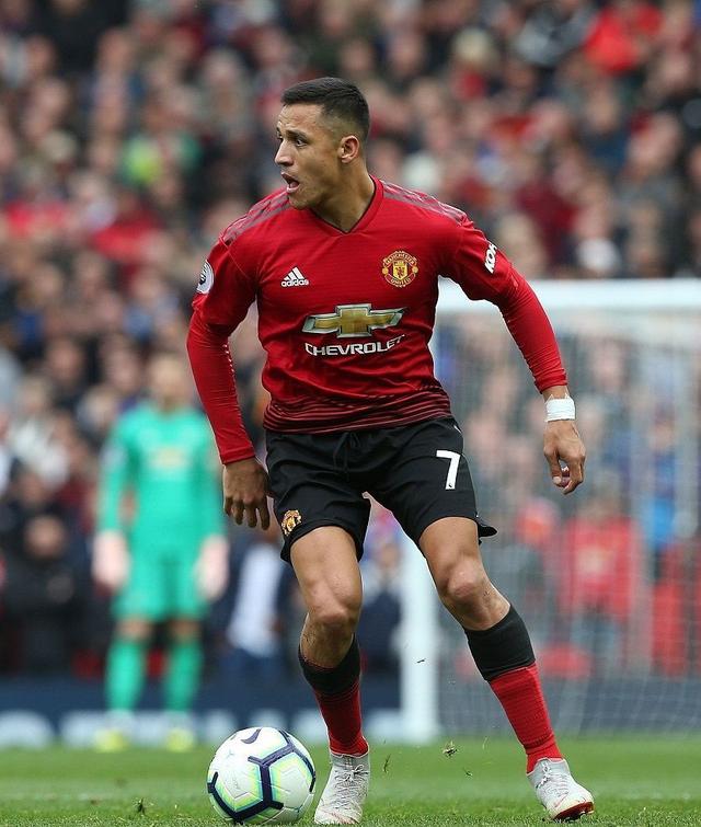 世俱杯赛程-狼队再度失利，战绩不佳备受质疑