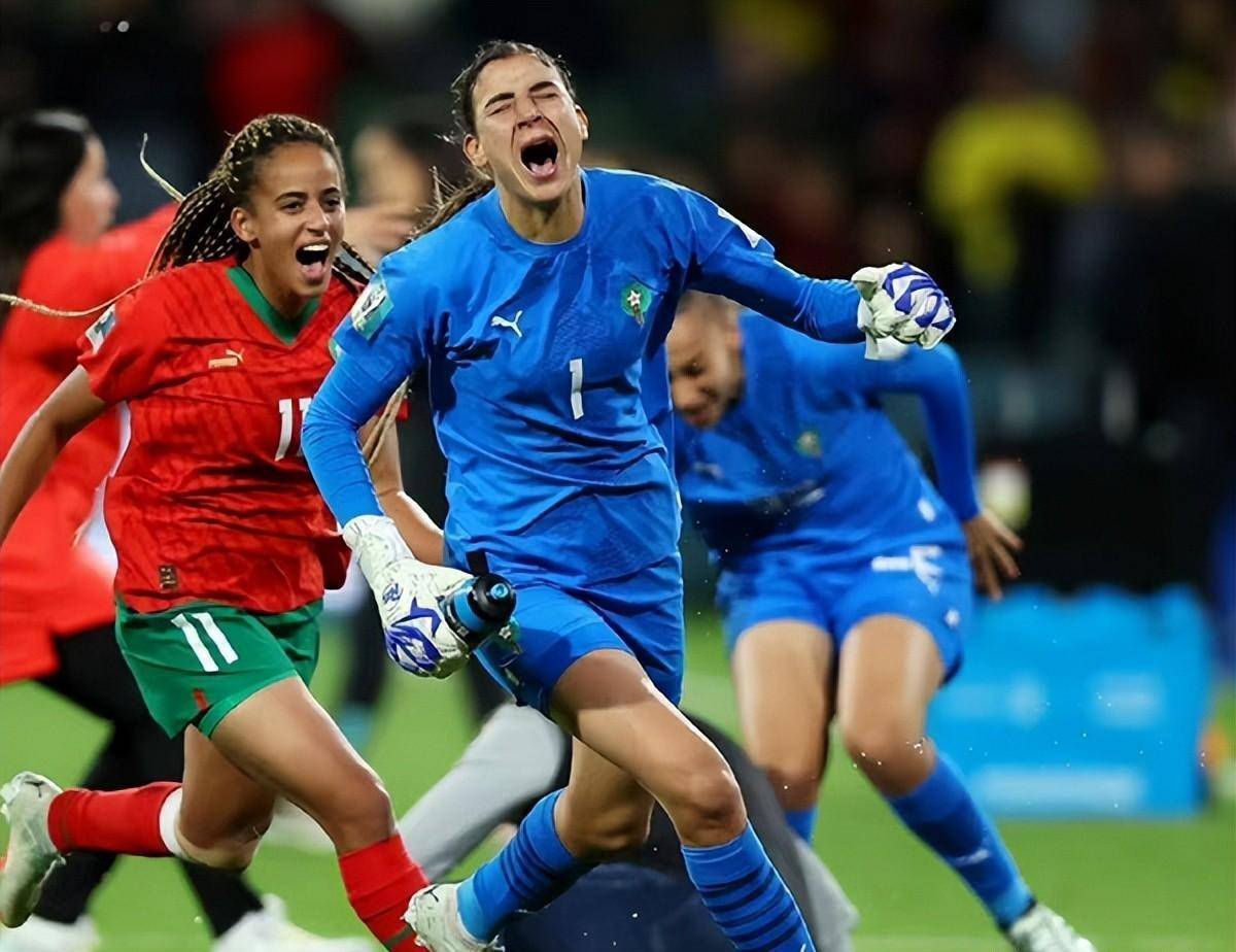 世俱杯决赛-哥伦比亚女足队在比赛中实现逆袭，晋级八强