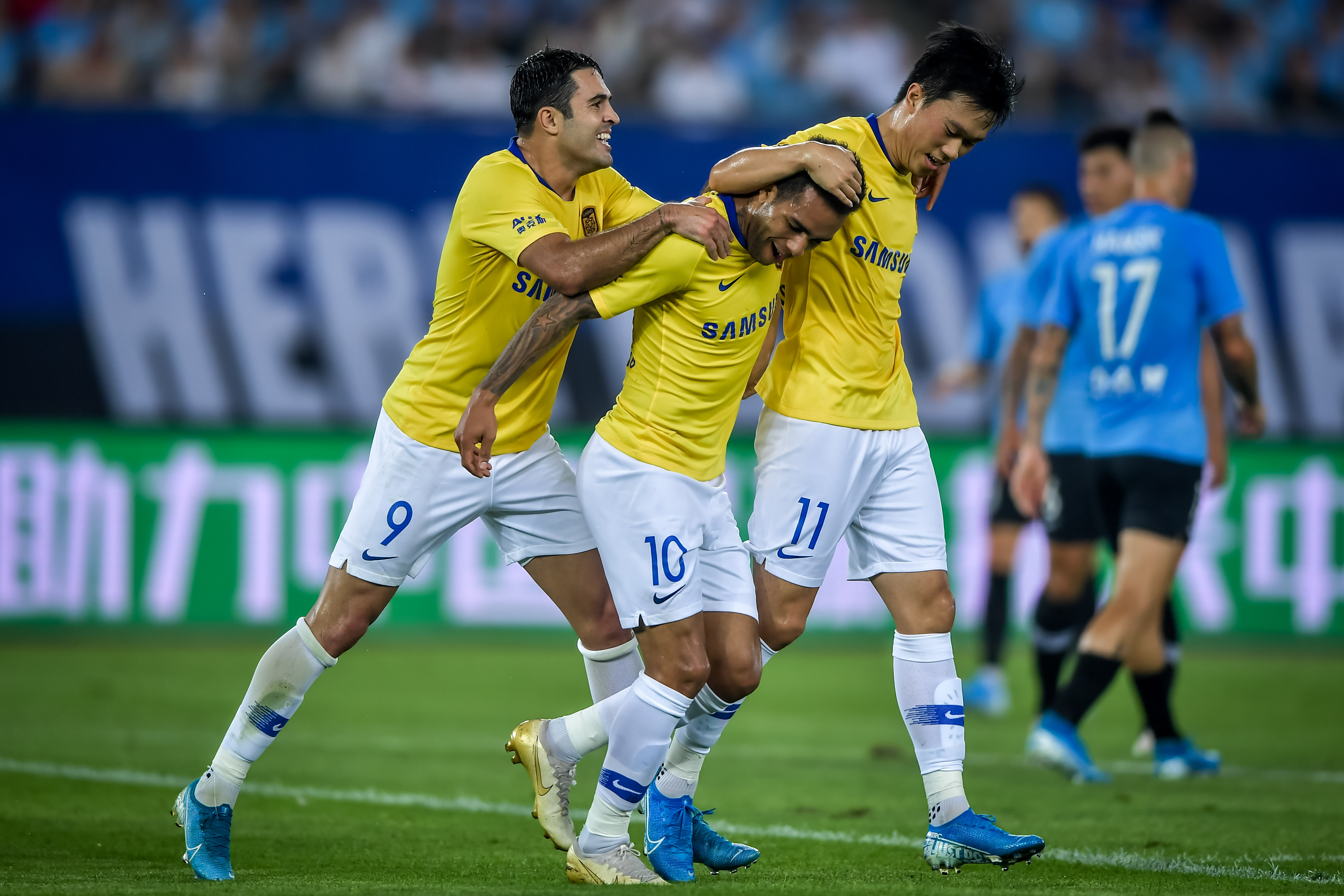 世俱杯分组-江苏苏宁一方主场大胜，迎来胜利