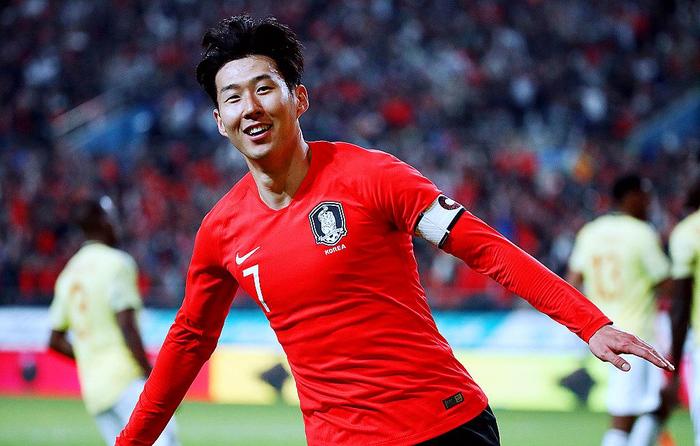 伊朗劲旅豪取三分，晋级淘汰赛