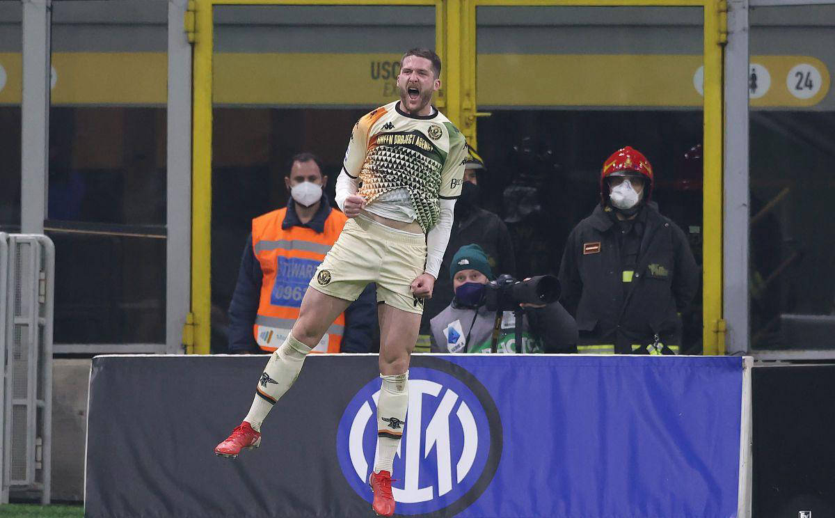 世俱杯分组-卡利亚里遭遇主场失利，保级形势不容乐观的简单介绍