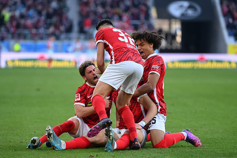 世俱杯时间-弗赖堡战平对手，难得一分仍需继续努力的简单介绍