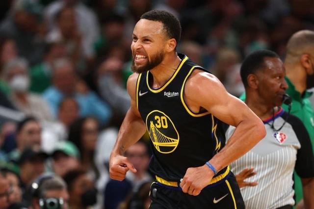 勇者无敌：面对困境，球员们永远都是战斗到底的勇士的简单介绍