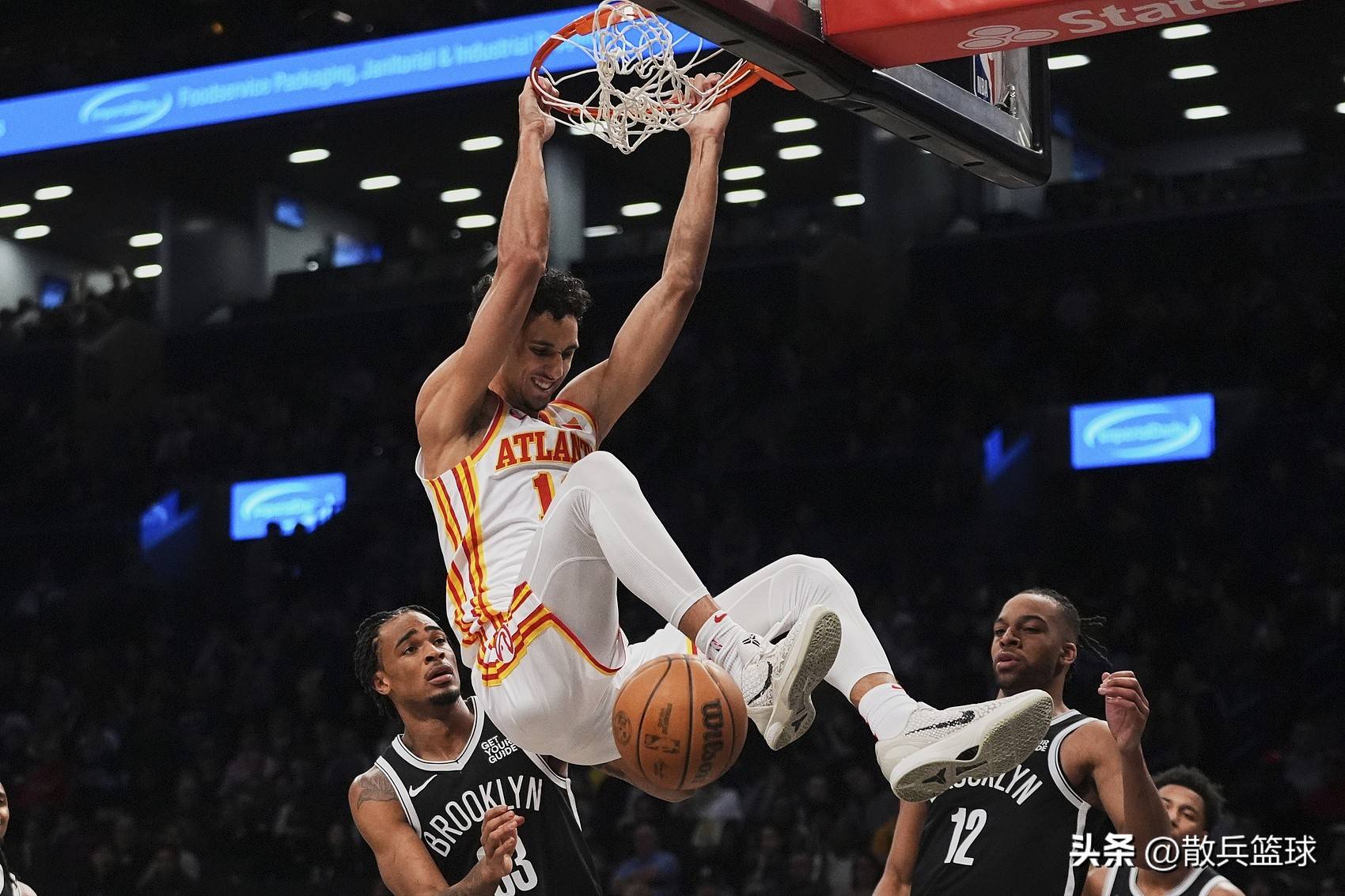 关于老鹰在主场惨败公牛，遭遇六连败的信息