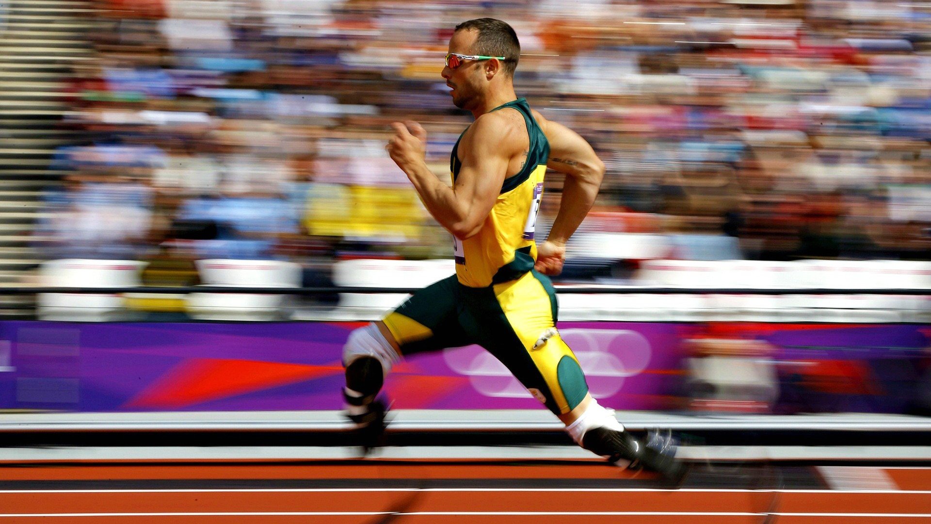 斯通斯杆位发车！曼城引擎在伊蒂哈德赛道全速运转