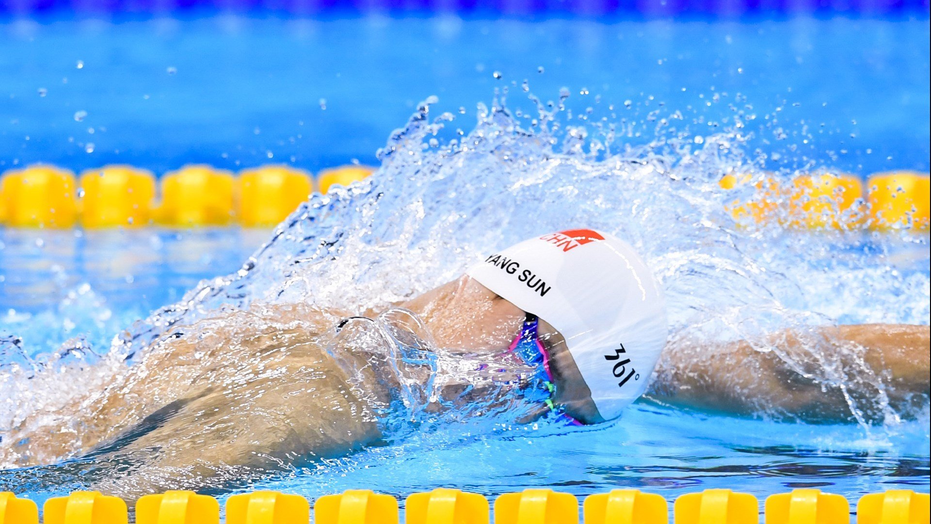 黄莺掠过太极虎，一场逆转如何映照东亚文明的两极？辛迪的惊鸿一跃，击碎了凝固的历史叙事