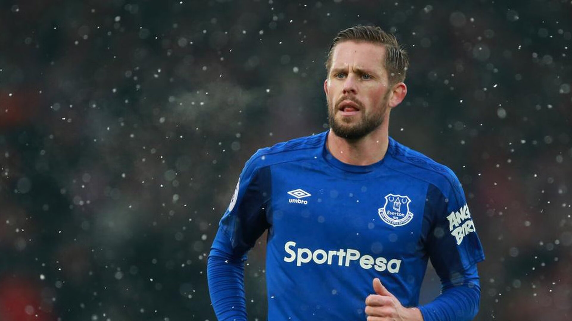 当卫星车队掀起主序风暴，皮亚斯特里如何让红牛二队完成不可能的反超